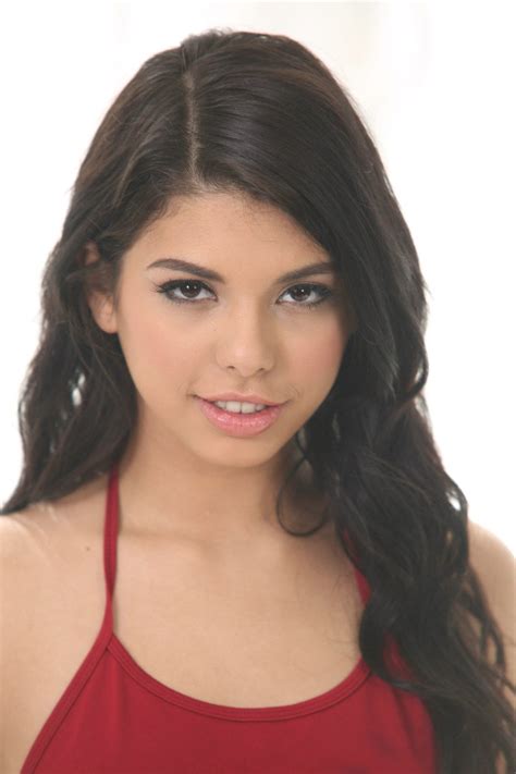 Gina Valentina : r/PrettyGirls