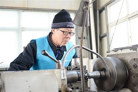 东港区举办钢铁配套产业园第一届“劳动技能竞赛”__凤凰网