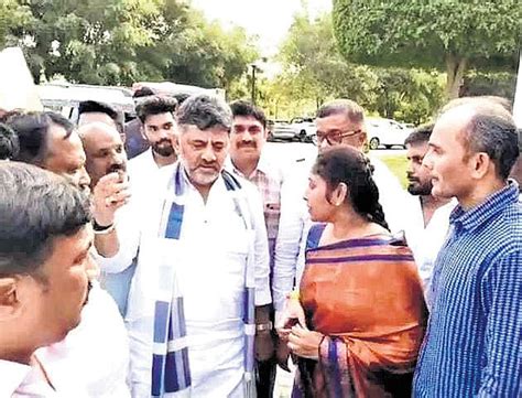 Bandit Veerappan’s daughter meets DKS in Bengaluru