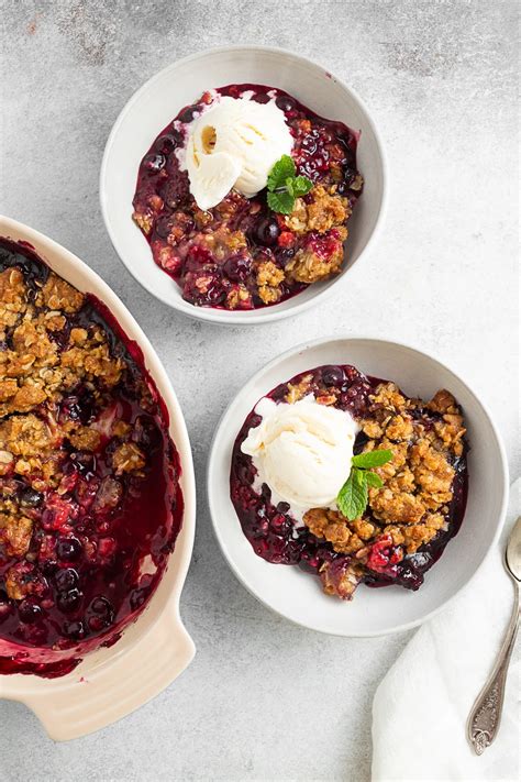 Triple Berry Crisp - Nutmeg Nanny