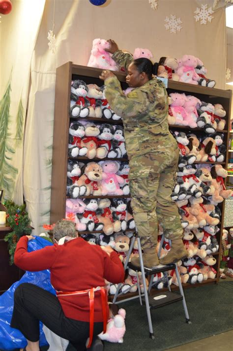 Holiday Helper alters program - delivering cheer despite COVID ...