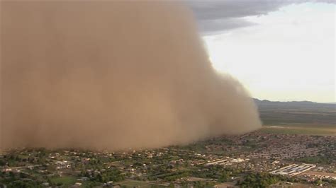 Massive dust storm hits San Tan Valley southeast of Phoenix | 12news.com