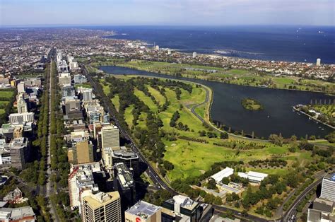 Albert Park Melbourne Guide | Activities, Fees, Best Time