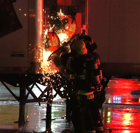 Fire Destroys 3 Semi-Trailers At Value Village In Everett, Washington | My Everett NewsMy ...