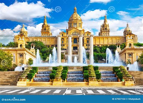 Museo Nacional En Barcelona Imagen de archivo editorial - Imagen de exterior, naturalizado: 47907154