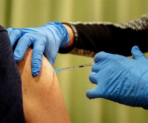 Rutgers Demands Students in Online Program Get Vaccinated | Newsmax.com