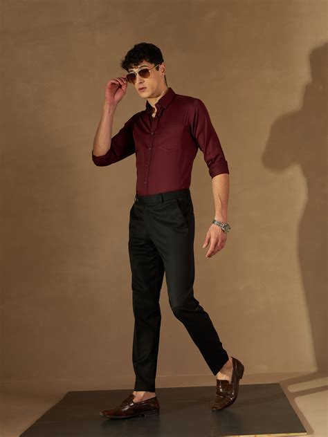 DENNISON Men Black Solid Smart Flex-Waist Tapered Fit Easy Wash Cotton ...