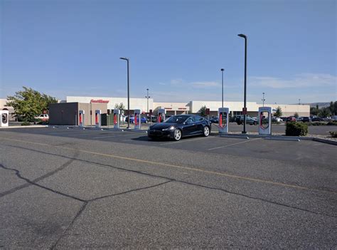 Fred Meyer Kennewick (1) | Kennewick, WA | EV Station