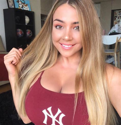 10 Female OnlyFans Accounts that are Owning 2021 | eBaum's World