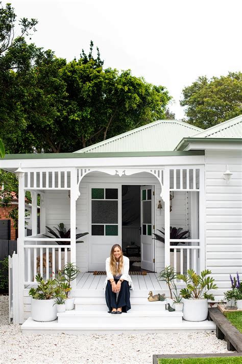These 11 Homes Prove A White Home Exterior Is Superior