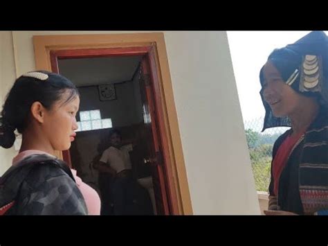 一个老挝阿姨，询问工资情况，她准备让她女儿，过来上班 - YouTube