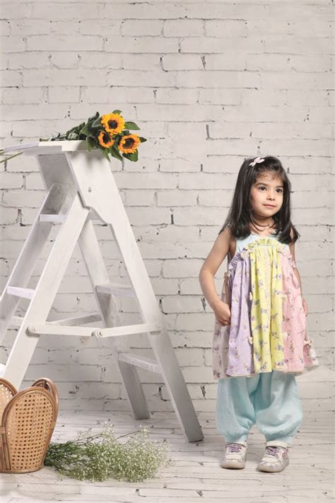 Girls – Story Of India