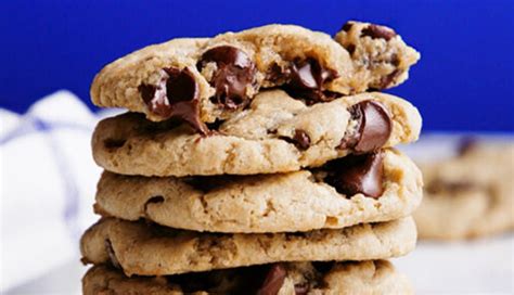 Here Are 15 of the Worst Foods for Women Over 50 - lifeberrys.com