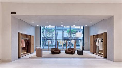100-Store milestone in the United States: Zara opens flagship store in ...