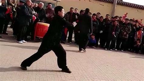 戳脚翻子拳传人姚增彬先生在传统武术比赛中表演的戳脚翻子