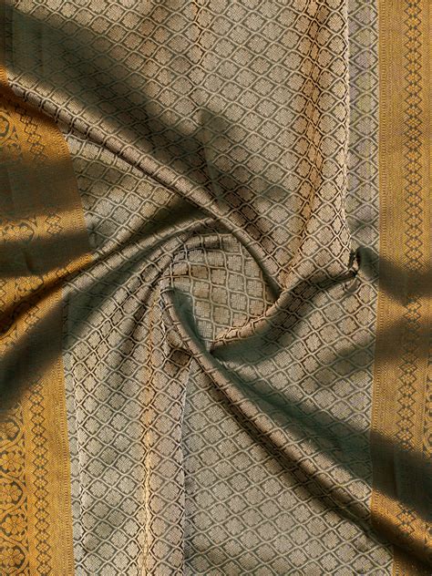 Forest green traditional pure Kanchipuram silk saree | Clio Silks