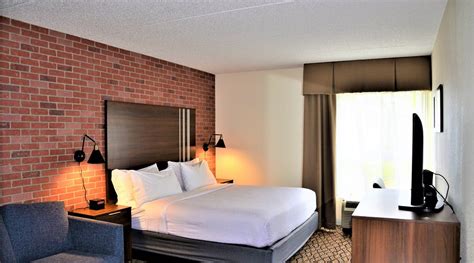BURRSTONE INN, ASCEND HOTEL COLLECTION (New Hartford) - Hotel Reviews ...