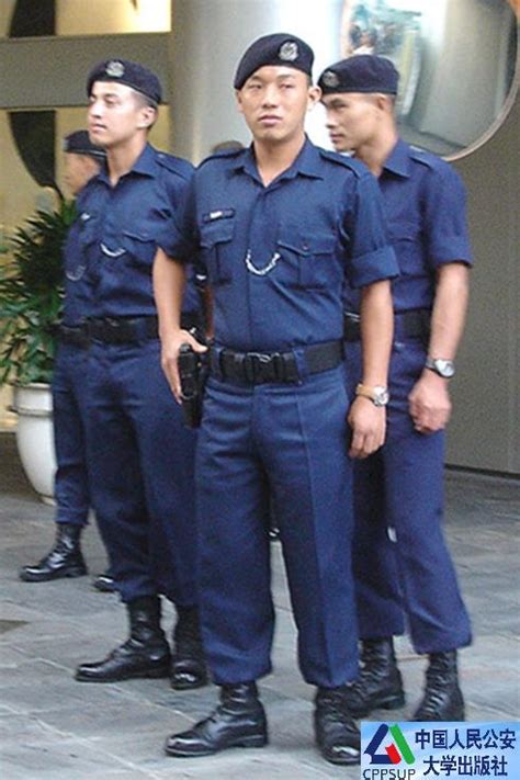 新警察制服 - chestnut960的創作 - 巴哈姆特