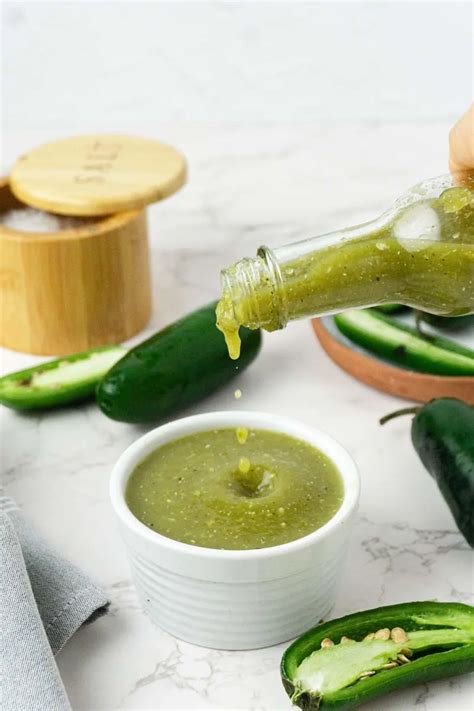 https://peppergeek.com/wp-content/uploads/2023/02/jalapeno-hot-sauce5.jpg.webp?utm_source=chatgpt.com