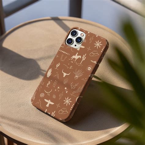 CWC Regina Phone Case 的图像结果