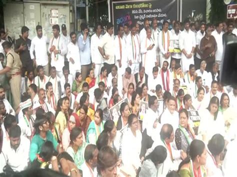 Telangana: Congress stage protest against SEBI chief; demands JPC ...