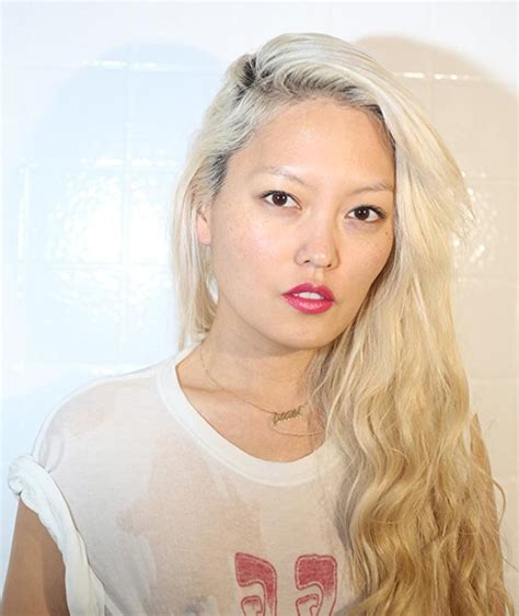 Hana Mae Lee – Movies, Bio and Lists on MUBI