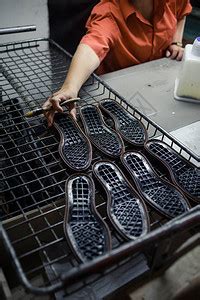鞋厂手工制成的制品制鞋高清图片下载-正版图片507569656-摄图网