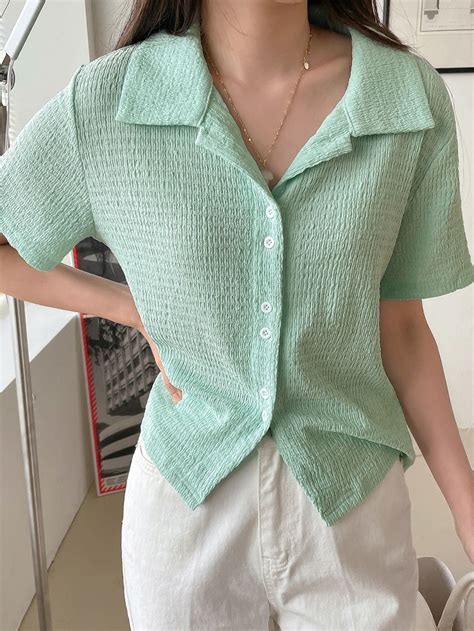 DAZY Solid Button Front Tee | Shirt outfit women, Green shirt outfits ...