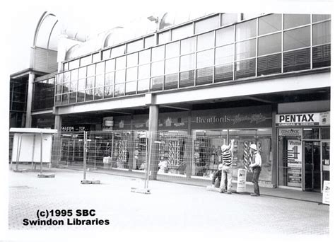 Visiting Local Shop 的图像结果