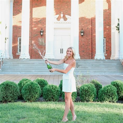 Abby Jones (@abbyj0nes) • Instagram photos and videos