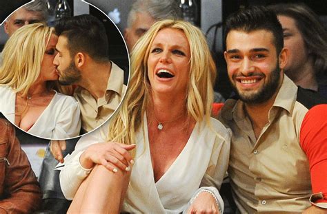 Britney Spears & Sam Asghari Planning Secret Wedding