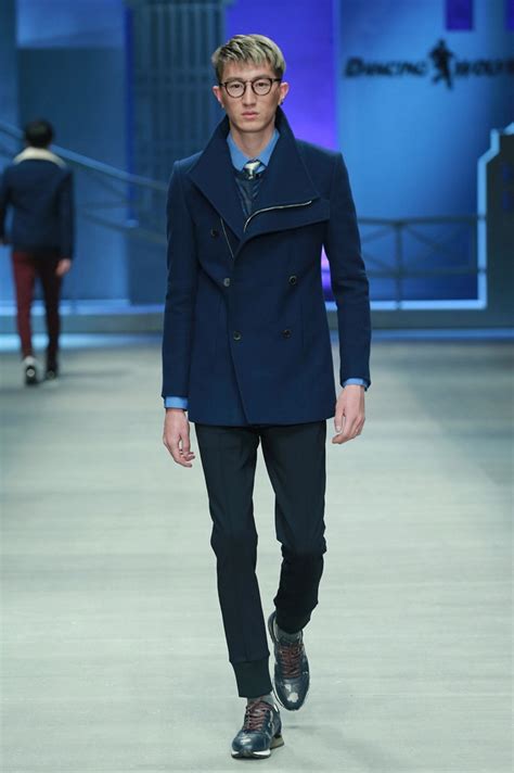 Dancing Wolves 的图像结果