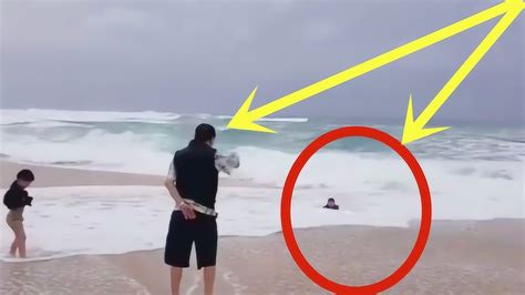 眼看儿子被海水冲走，粗心父亲却无动于衷，2秒后太可怕了!_腾讯视频