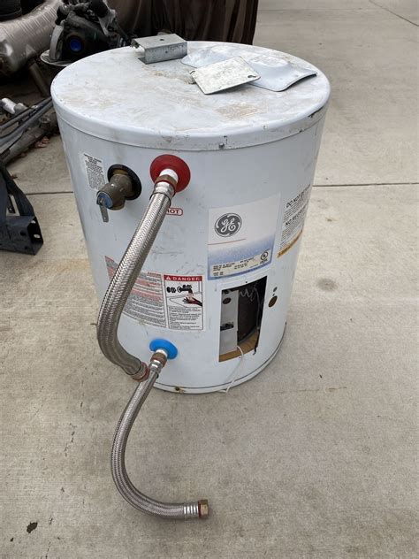 GE Electric Water Heater Model #:GE20P06SAG for Sale in Los Angeles, CA ...