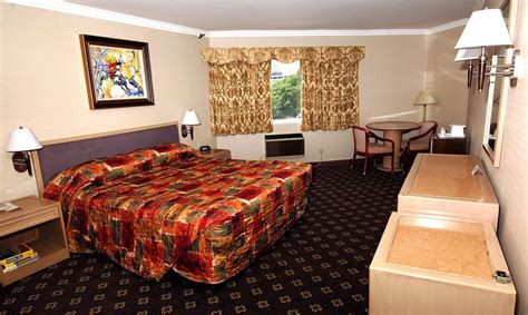 METRO PLAZA HOTEL LOS ANGELES, CA