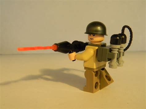 Flamethrower LEGO Hand 的图像结果