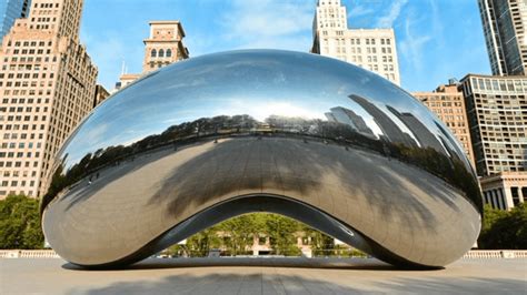 Chicago's iconic sculpture dubbed 'The Bean' returns