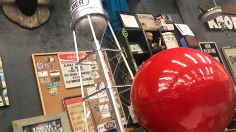 Missing piece of Palmer's iconic water tower to go back on top