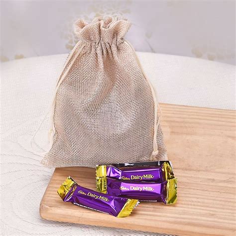 Box of Delicious Ferrero Rocher Chocolates (16 pcs) : Gift/Send/Buy ...