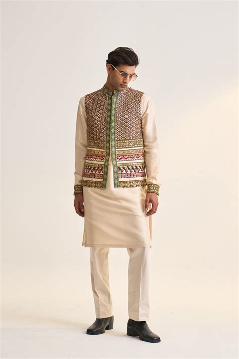 Shop Gazal Gupta Noor kamal embellished nehru jacket