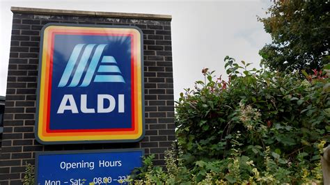Egremont 'eyesore' site to be turned into £7m Aldi store - BBC News