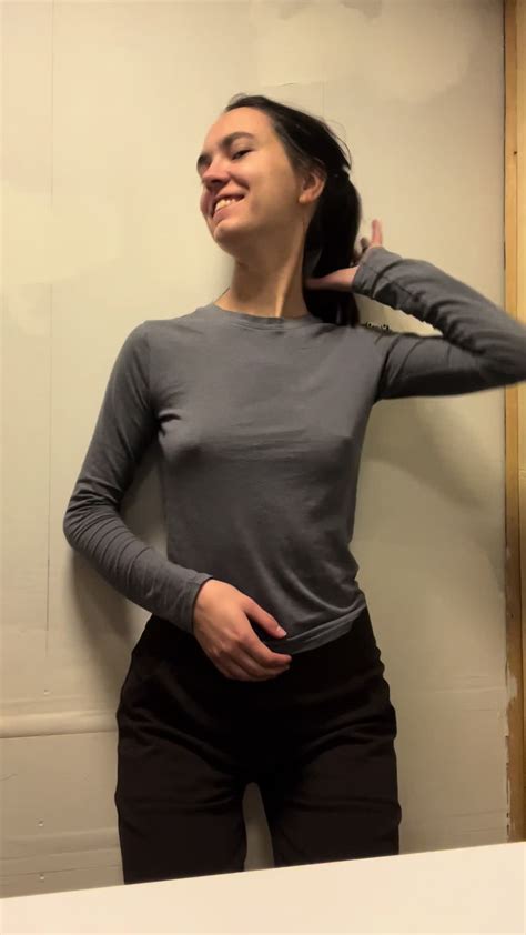 Annika Fox (@sensualrains) - Urlebird