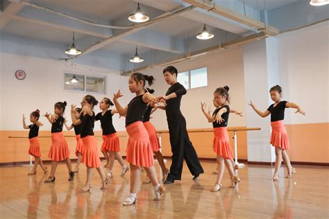 学拉丁舞的12个好处和重要性！-中影人教育舞蹈学苑