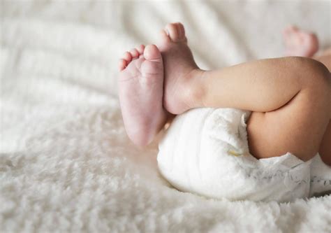 Yeast Diaper Rash vs. Diaper Rash: Identifying and Treating the ...