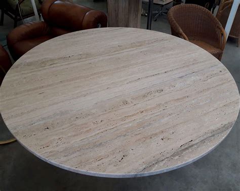 Bespoke Round Italian Dining Table in Travertine For Sale at 1stDibs