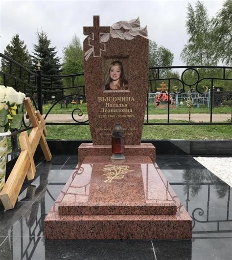 Памятники из натурального камня на могилу: фото и цены