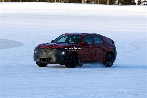 2026 Alfa Romeo Stelvio Prototype Shows Triangular LED Taillights ...