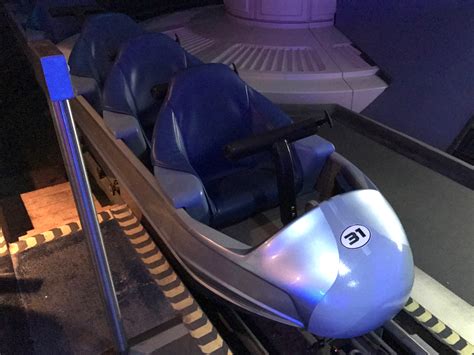 Space Mountain in Disney World vs. Disneyland and biggest differences ...