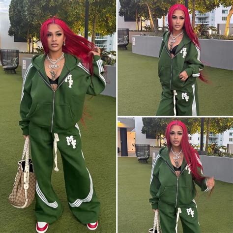 leo | ahna fanpage. 🎧🌚 | #Ahnamac shares some new photos for us ️📚 . - - - - - @macdaddyahna - # ...