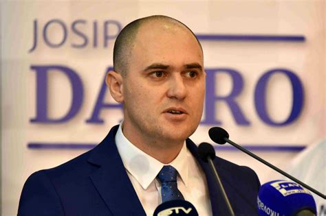 Hrvatska poljoprivreda u raljama nesuvislih politika nesposobnog ...